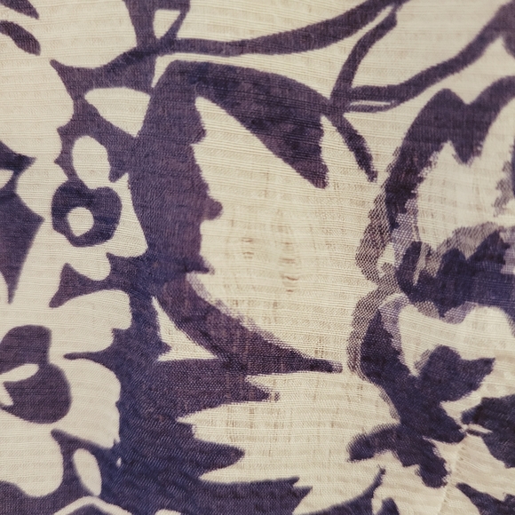 Banana Republic Silk Blend Blue Tones Blouse - Picture 7 of 7